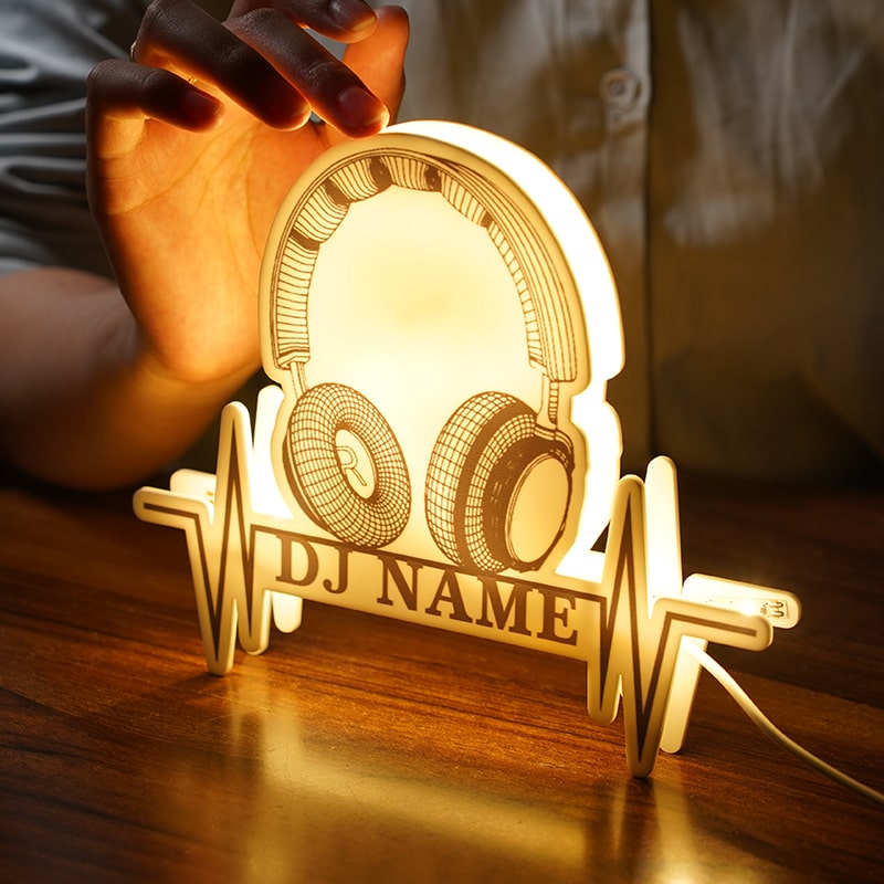 Personalisiertes Nachtlicht mit Namen für DJ-Spieler
