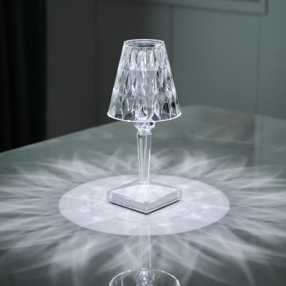 Lampe de table en cristal en forme de tasse à vin à LED