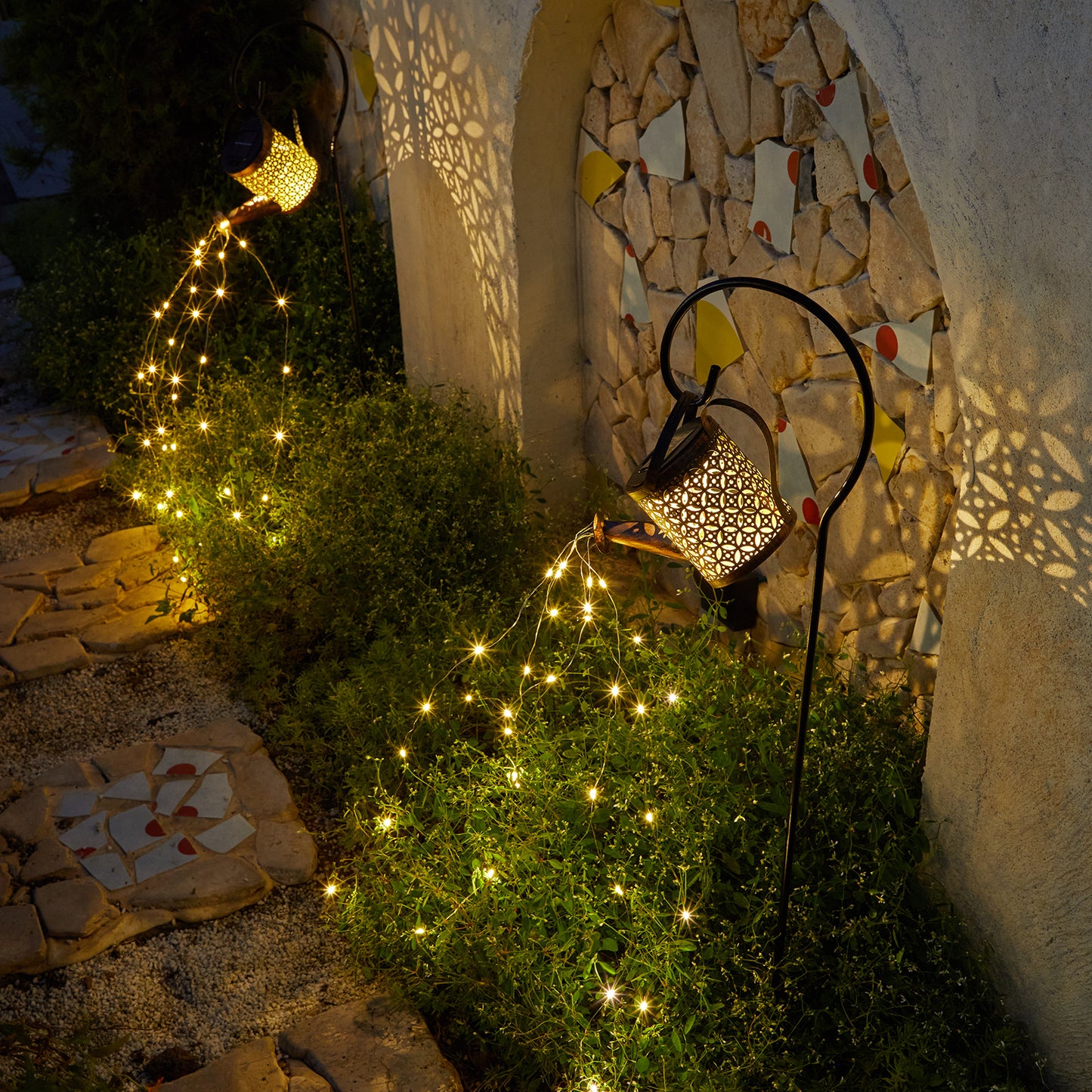 Solar-Gießkanne mit Lichtern, dekorativer Gartenstecker