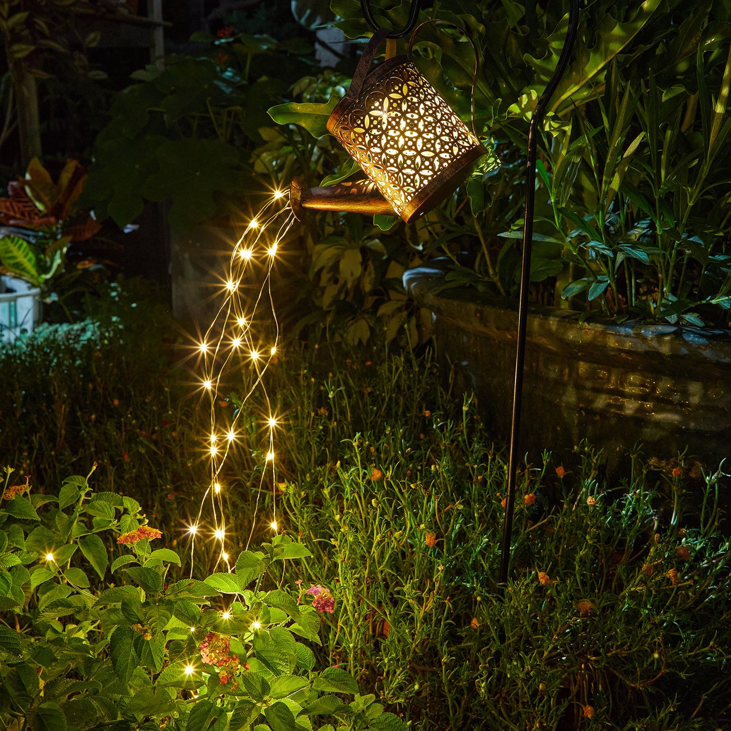 Solar-Gießkanne mit Lichtern, dekorativer Gartenstecker